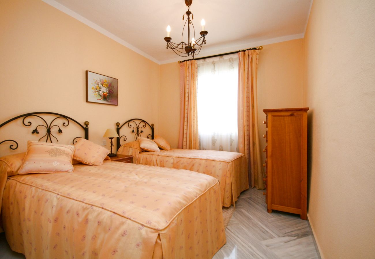 Terraced House in Estepona - Three bedroom townhouse in Garden Beach Estepona