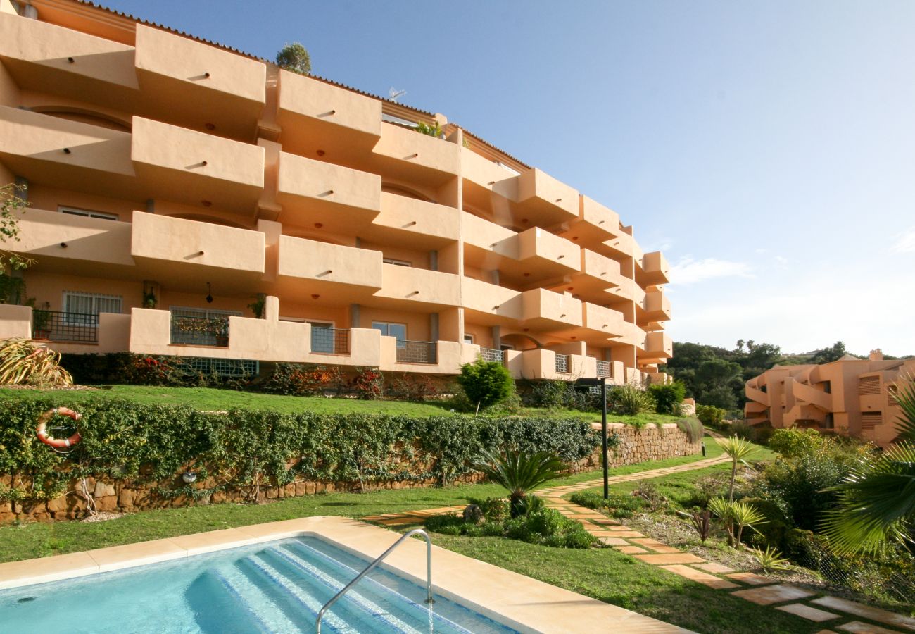 Apartment in Marbella - Two Bedroomed apartment to rent in Elviria Marbella