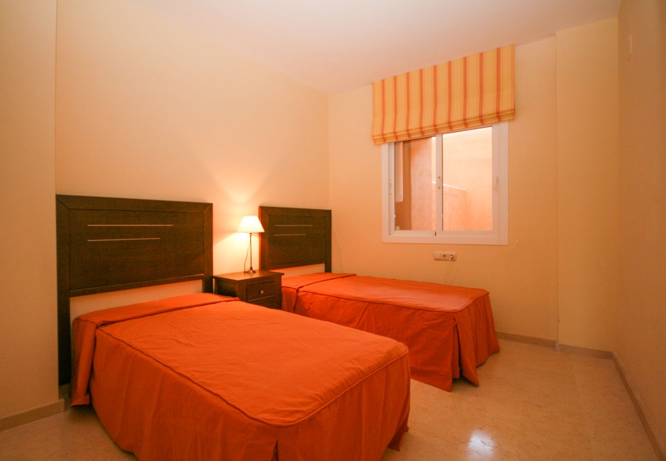 Apartment in Marbella - Two Bedroomed apartment to rent in Elviria Marbella