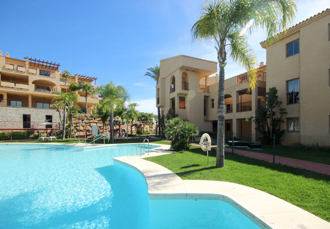 Apartment in Benahavís - 2 Bedroom penthouse near Benahavis with stunning views