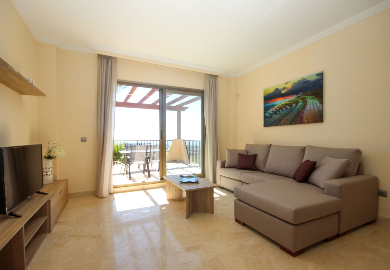 Apartment in Benahavís - 2 Bedroom penthouse near Benahavis with stunning views