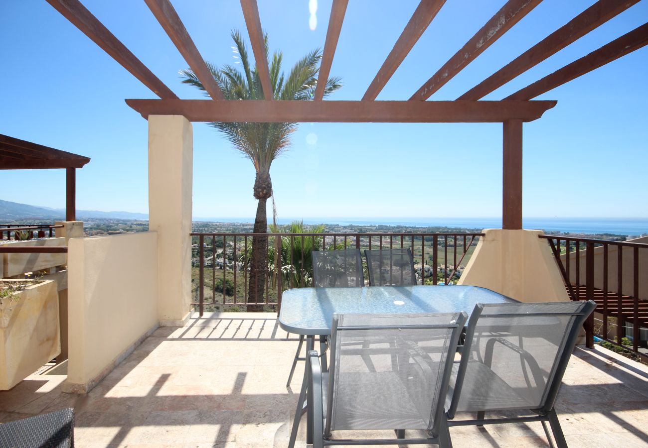 Apartment in Benahavís - 2 Bedroom penthouse near Benahavis with stunning views