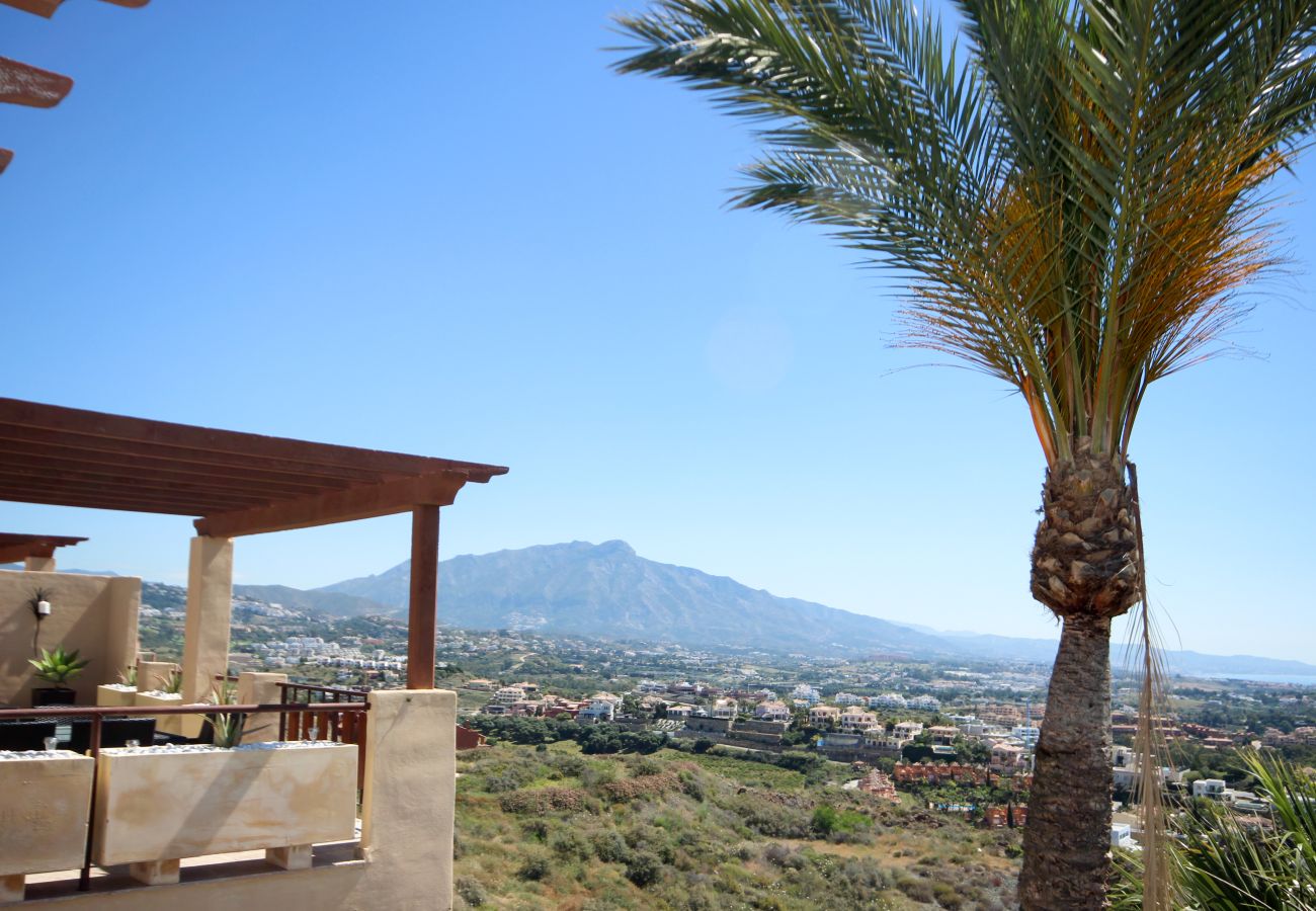 Apartment in Benahavís - 2 Bedroom penthouse near Benahavis with stunning views