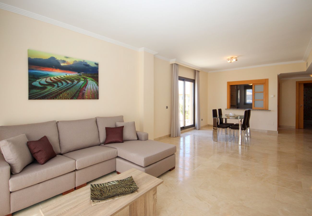 Apartment in Benahavís - 2 Bedroom penthouse near Benahavis with stunning views