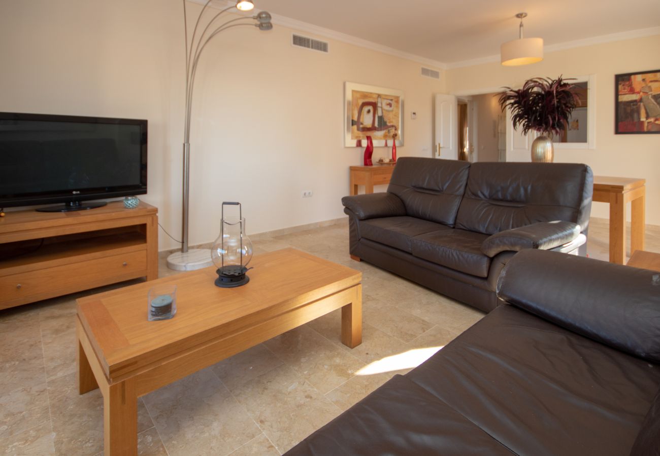 Apartment in Mijas Costa - Two bedroom first floor apartment with mountain views