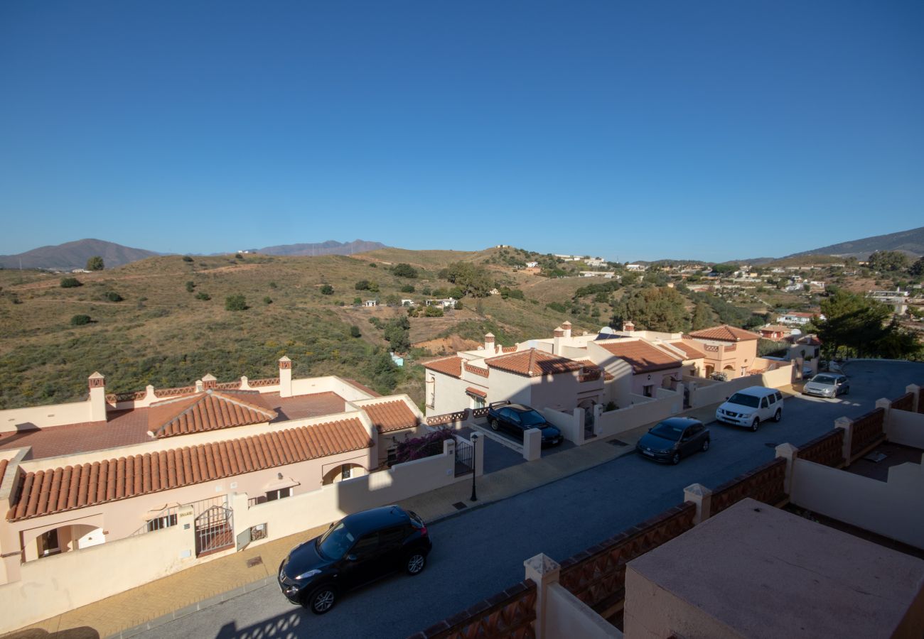 Apartment in Mijas Costa - Two bedroom first floor apartment with mountain views
