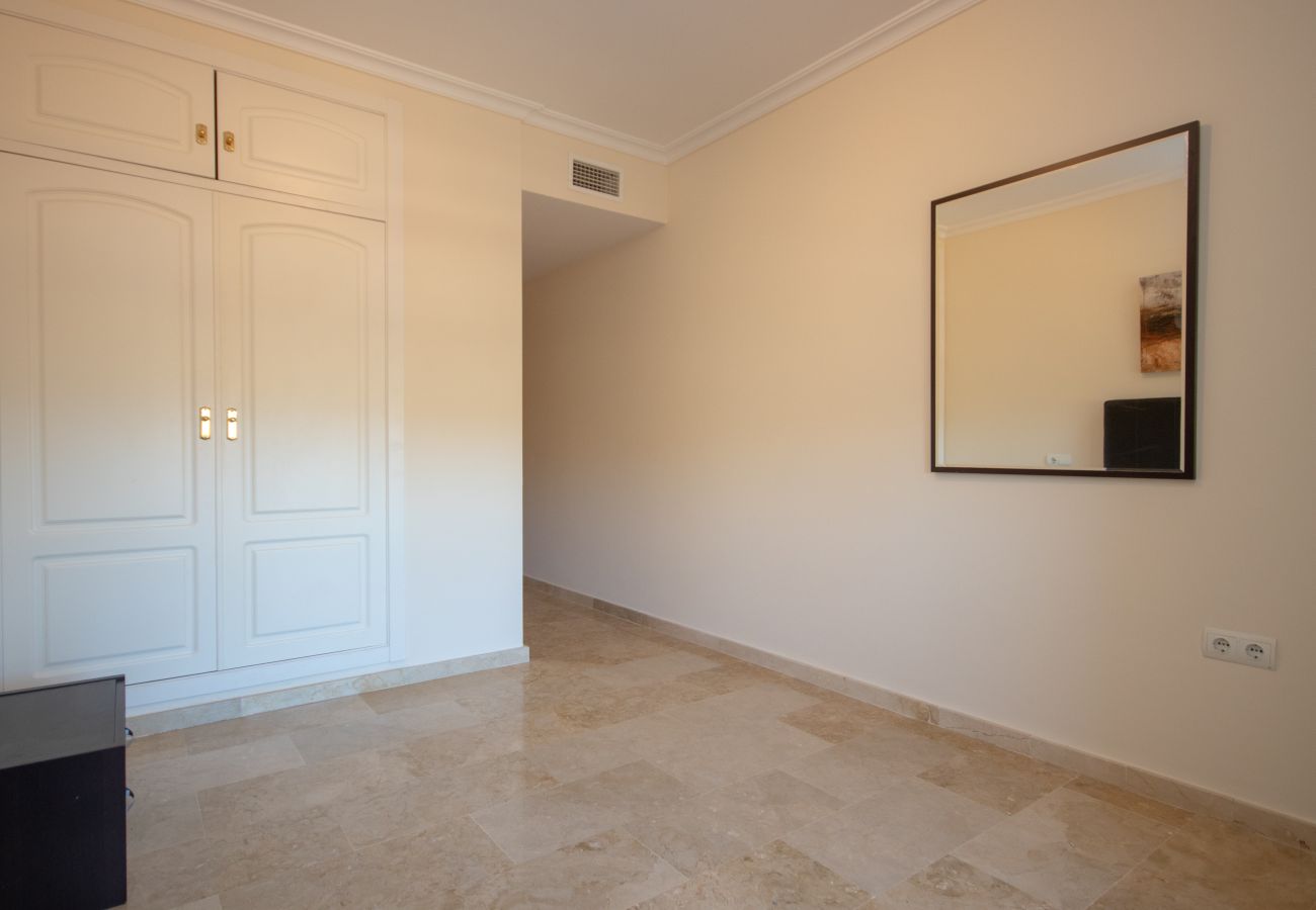 Apartment in Mijas Costa - Two bedroom first floor apartment with mountain views