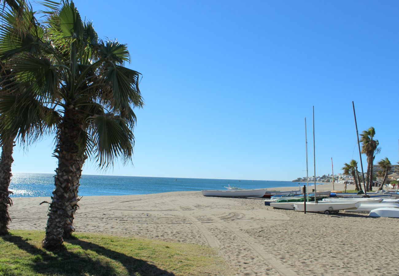 Villa in Mijas Costa - Spectacular 4 bedroom villa front line golf with private pool and sea views La Cala de Mijas