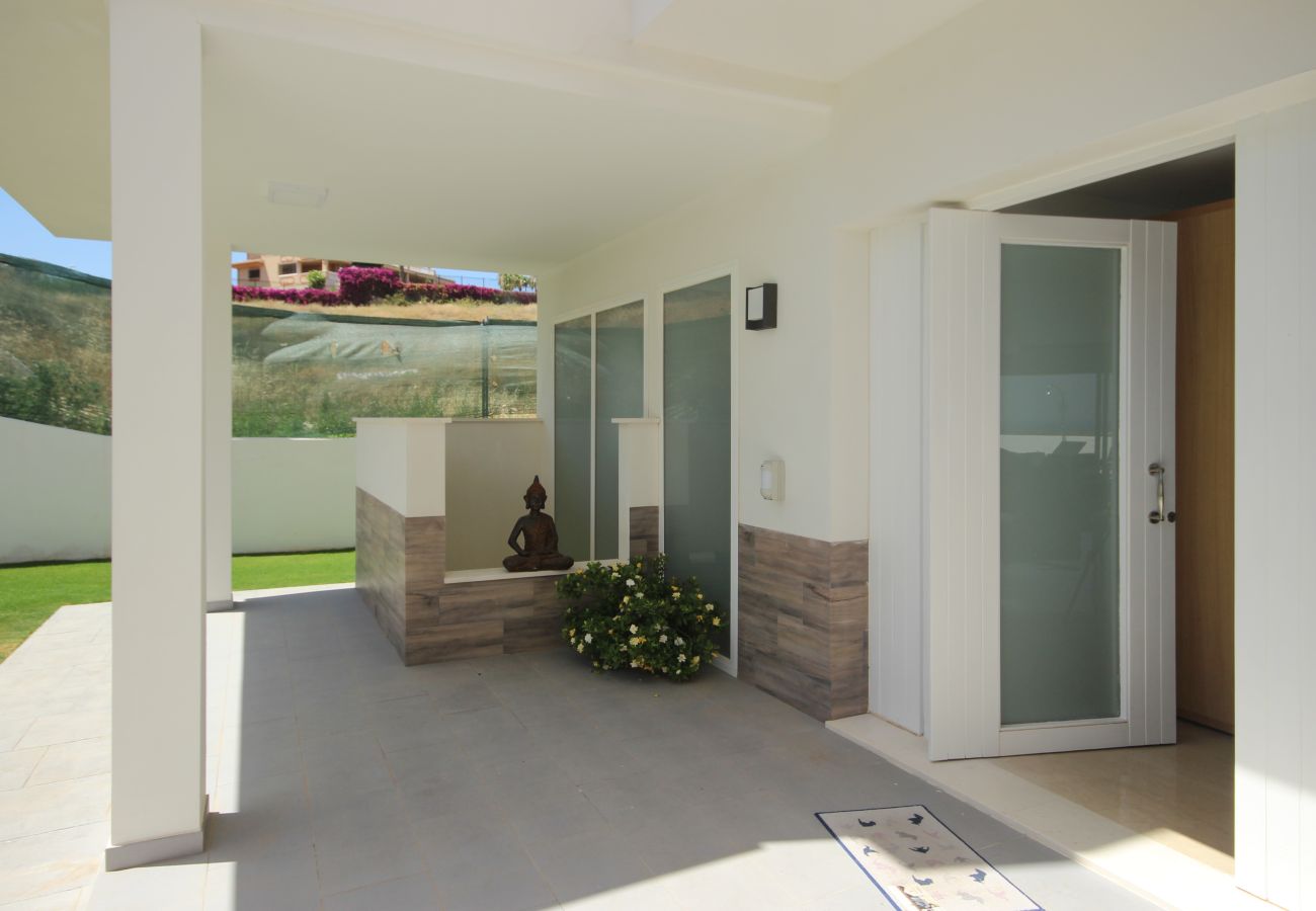 Villa in Mijas Costa - Spectacular 4 bedroom villa front line golf with private pool and sea views La Cala de Mijas