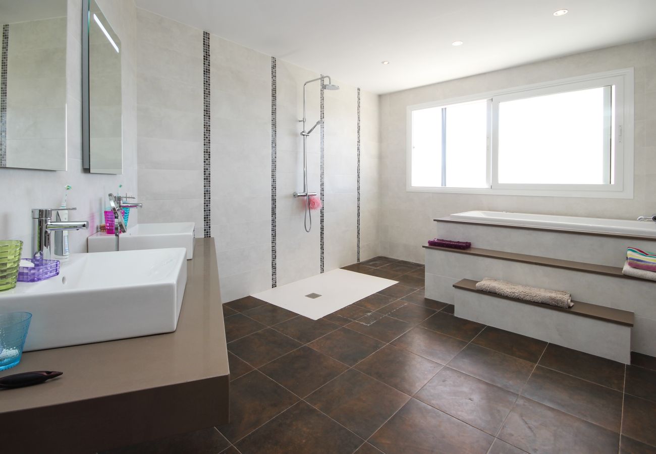 Villa in Mijas Costa - Spectacular 4 bedroom villa front line golf with private pool and sea views La Cala de Mijas