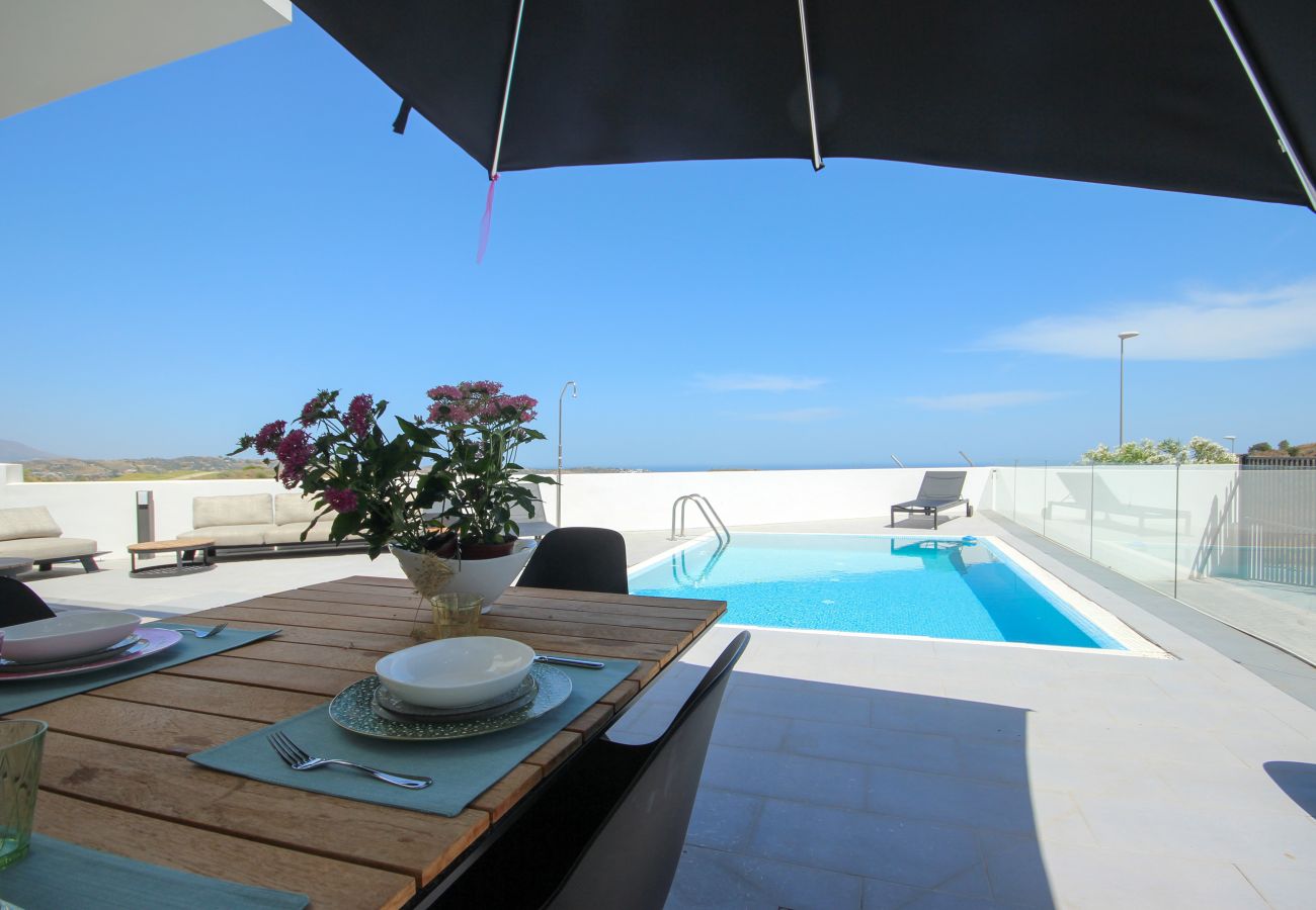 Villa in Mijas Costa - Spectacular 4 bedroom villa front line golf with private pool and sea views La Cala de Mijas