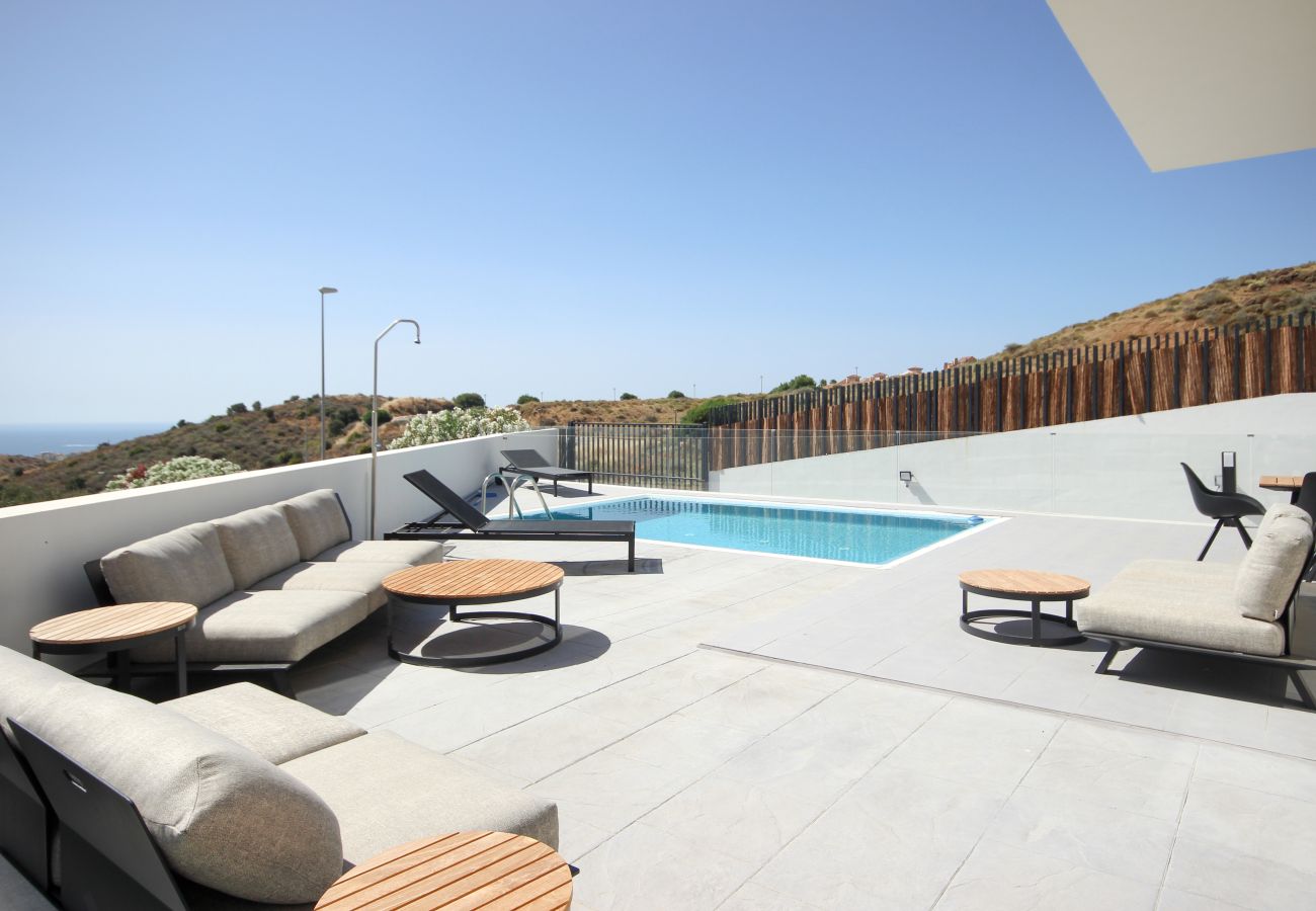 Villa in Mijas Costa - Spectacular 4 bedroom villa front line golf with private pool and sea views La Cala de Mijas