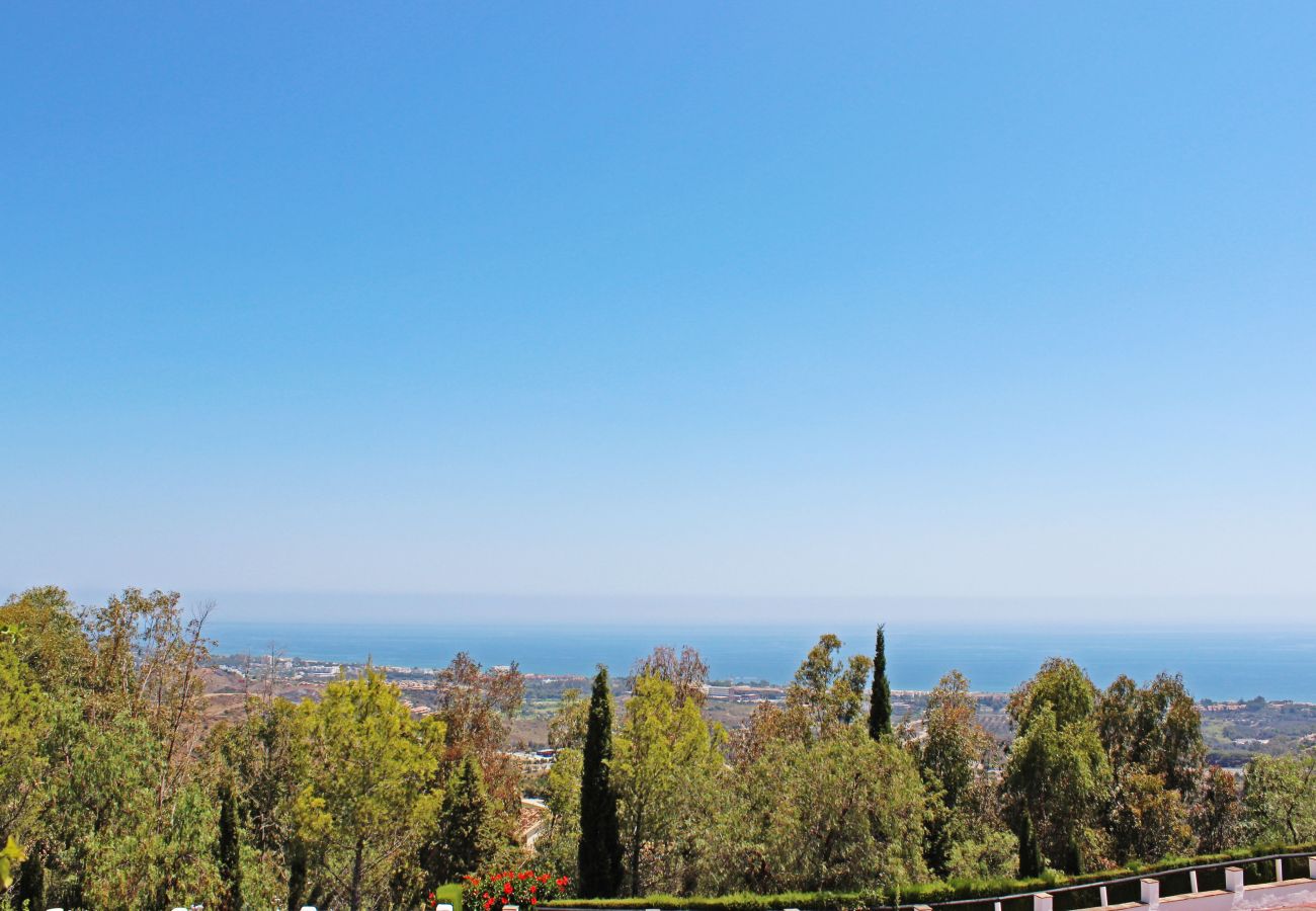 Terraced House in Marbella - Three bedroom town house to rent in Los Altos de Marbella