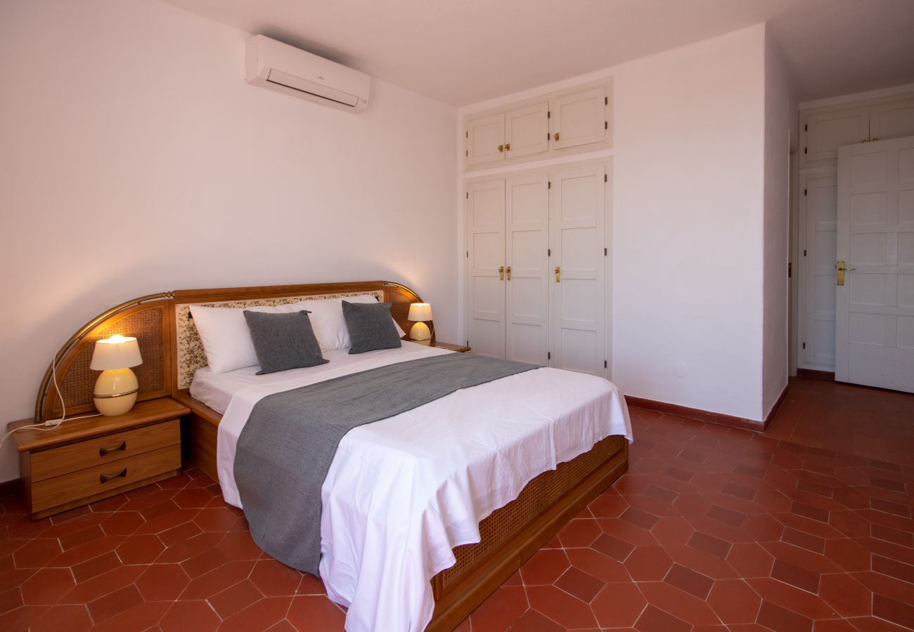 Terraced House in Marbella - Three bedroom town house to rent in Los Altos de Marbella
