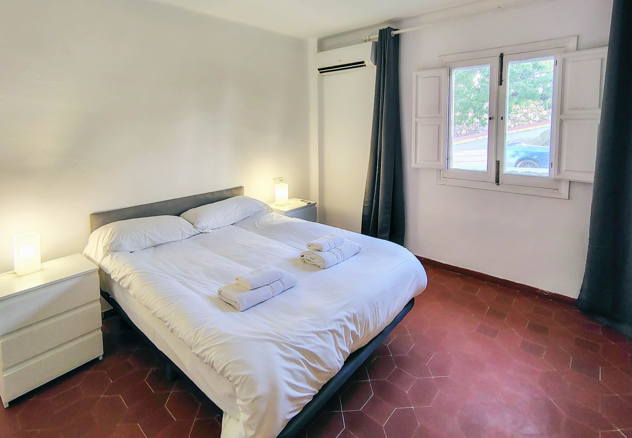 Terraced House in Marbella - Three bedroom town house to rent in Los Altos de Marbella