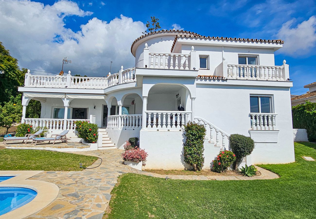 Villa in Mijas Costa - Villa with Private Pool in La Sierrezuela - Villa Las Mariposas