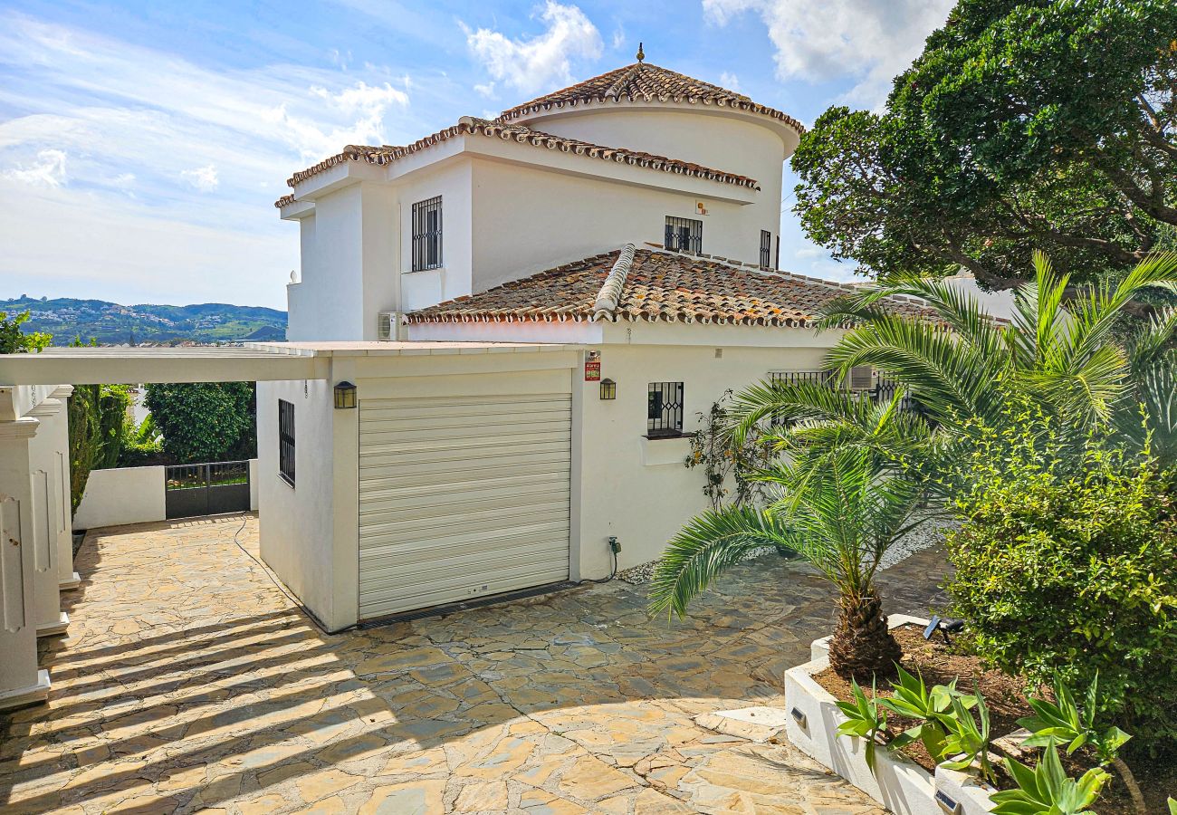 Villa in Mijas Costa - Villa with Private Pool in La Sierrezuela - Villa Las Mariposas