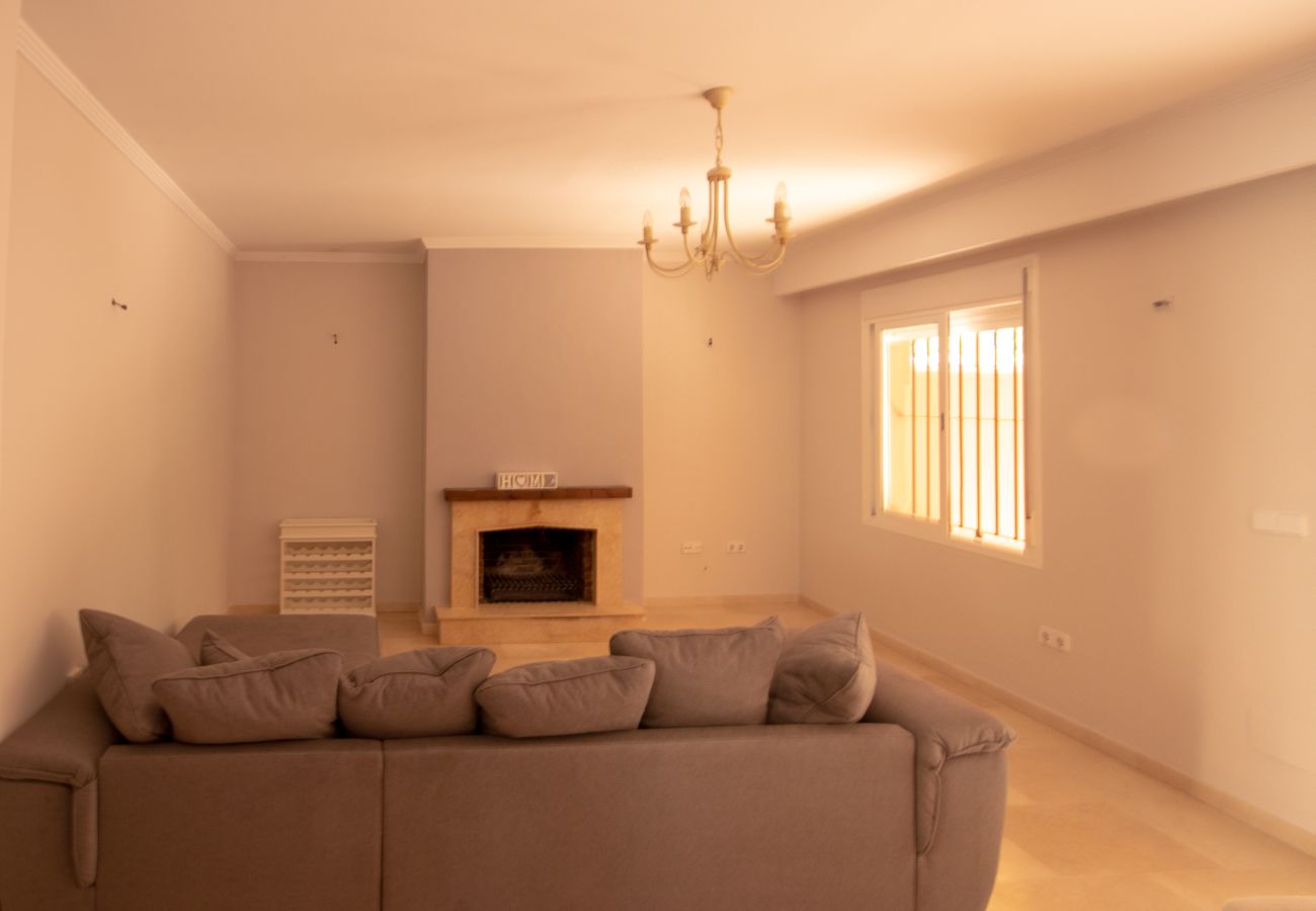 Terraced House in Marbella - Four bedroom town house in tranquil gated community