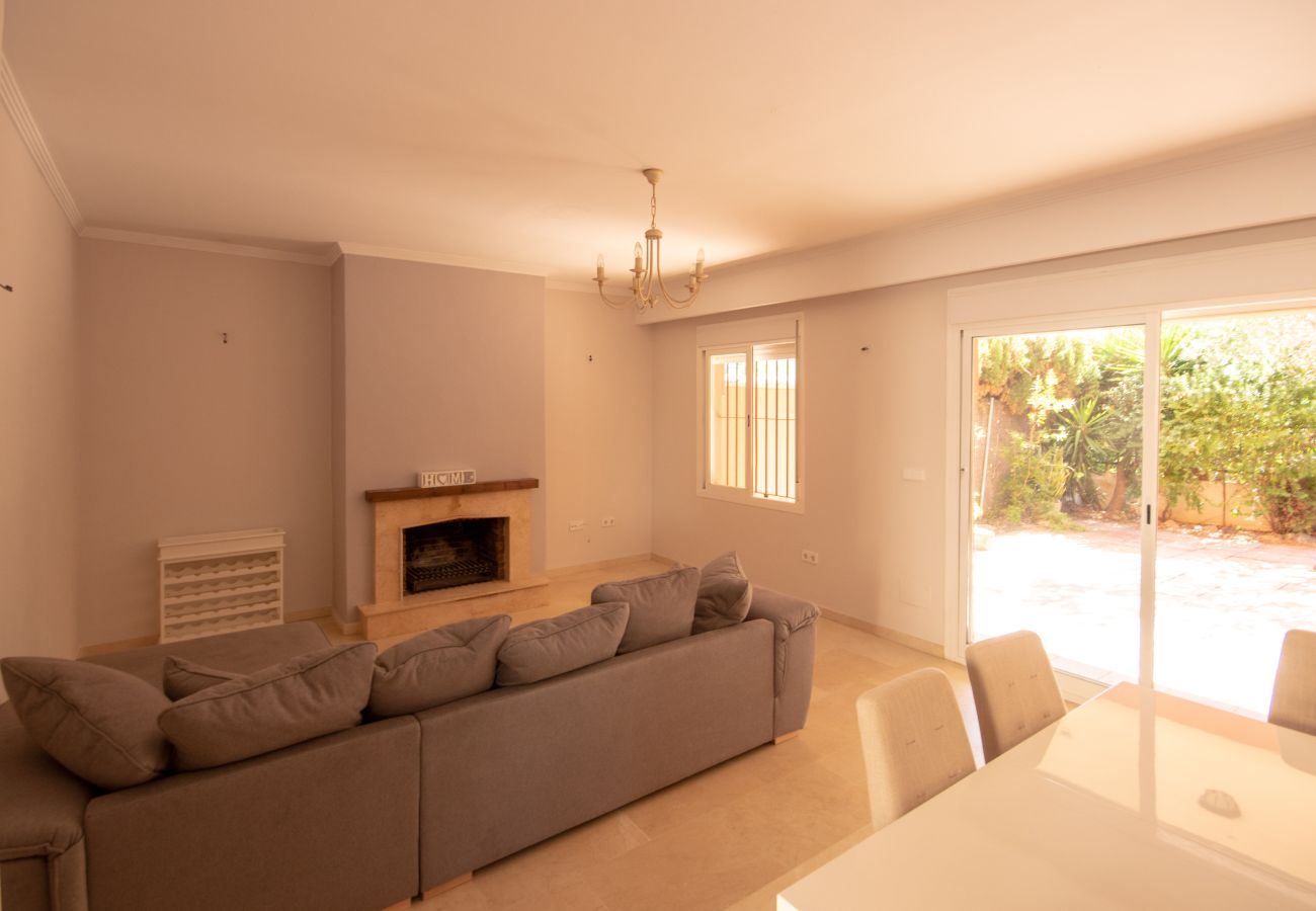 Terraced House in Marbella - Four bedroom town house in tranquil gated community