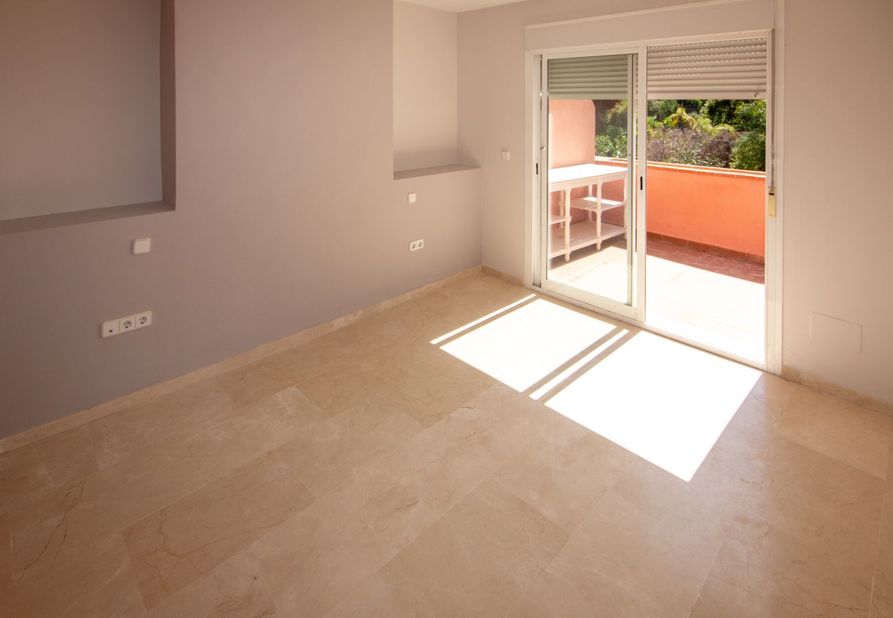 Terraced House in Marbella - Four bedroom town house in tranquil gated community