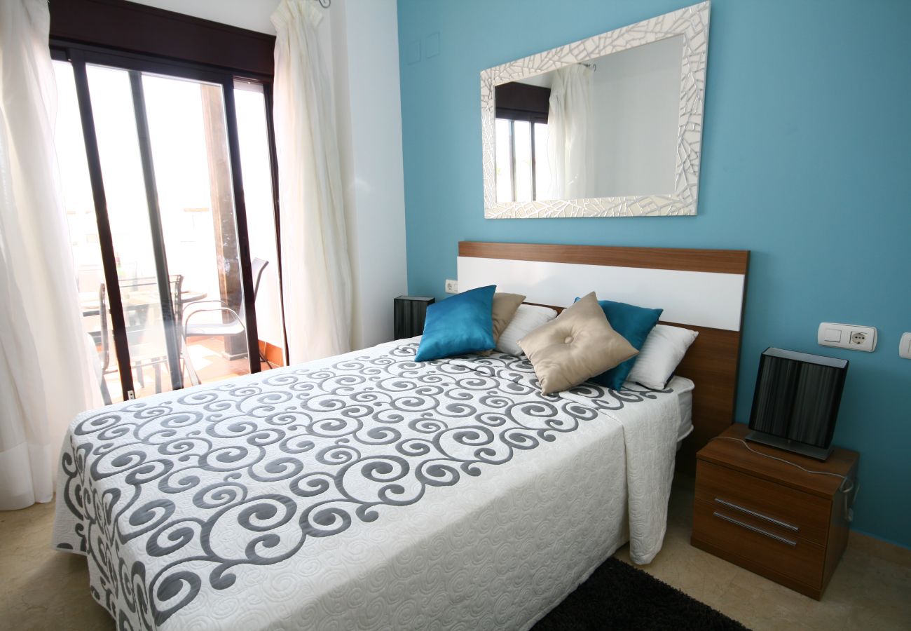 Apartment in Mijas Costa - Two bedroom apartment to rent in Riviera del Sol