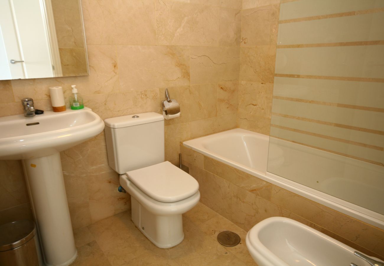 Apartment in Mijas Costa - Two bedroom apartment to rent in Riviera del Sol