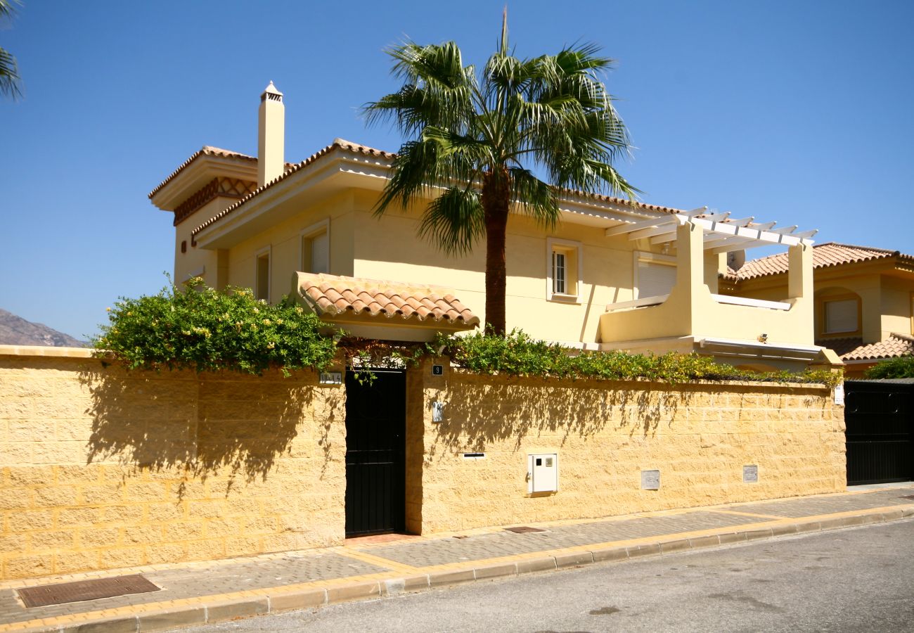 Villa in Mijas Costa - Four bedroom villa to rent in Mijas Costa