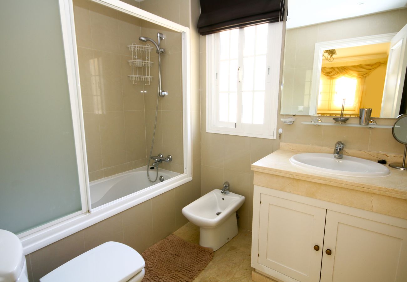 Villa in Mijas Costa - Four bedroom villa to rent in Mijas Costa