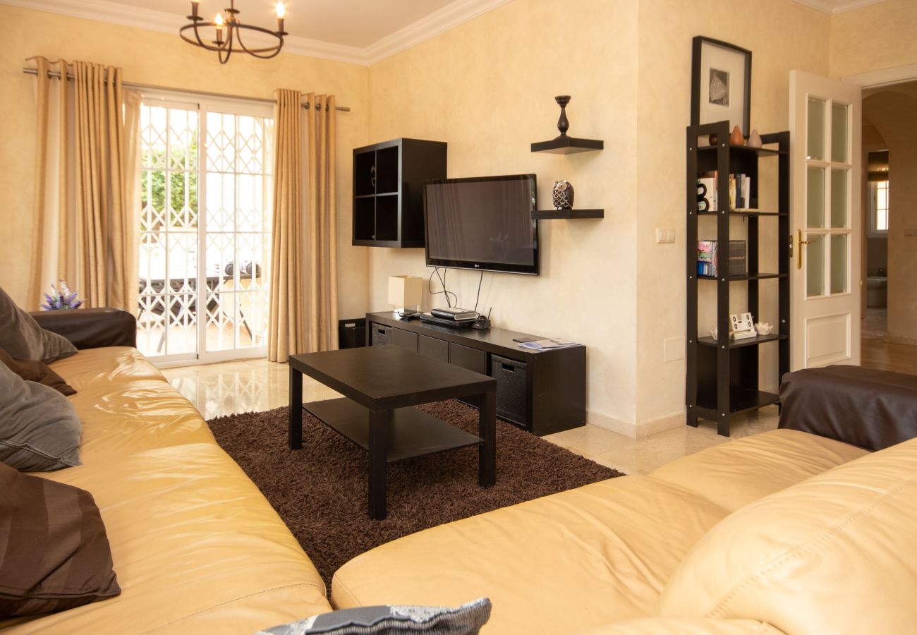 Villa in Mijas Costa - Four bedroom villa to rent in Mijas Costa