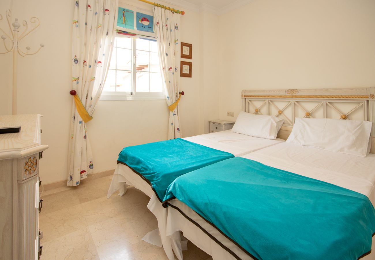 Villa in Mijas Costa - Four bedroom villa to rent in Mijas Costa