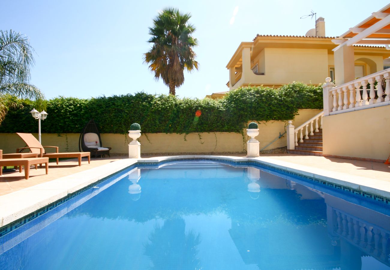 Villa in Mijas Costa - Four bedroom villa to rent in Mijas Costa