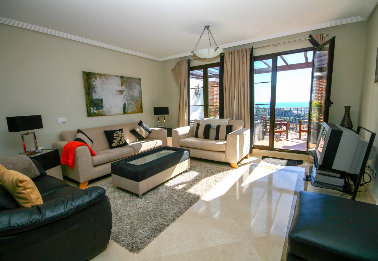Apartment in Benahavís - 3 bedroom penthouse on the golf