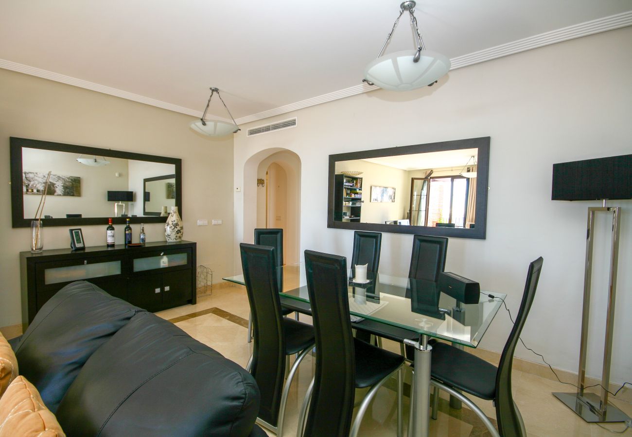 Apartment in Benahavís - 3 bedroom penthouse on the golf