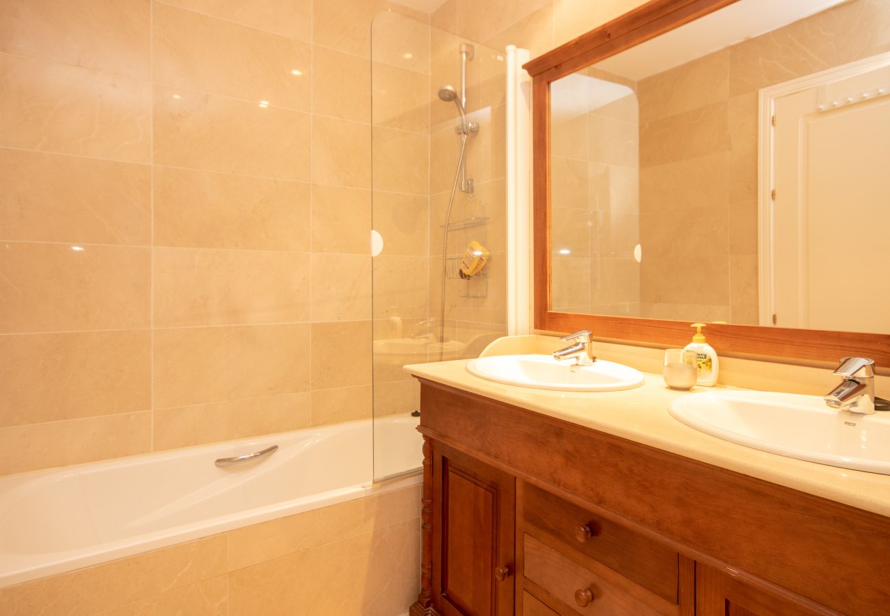 Apartment in Benahavís - 3 bedroom penthouse on the golf