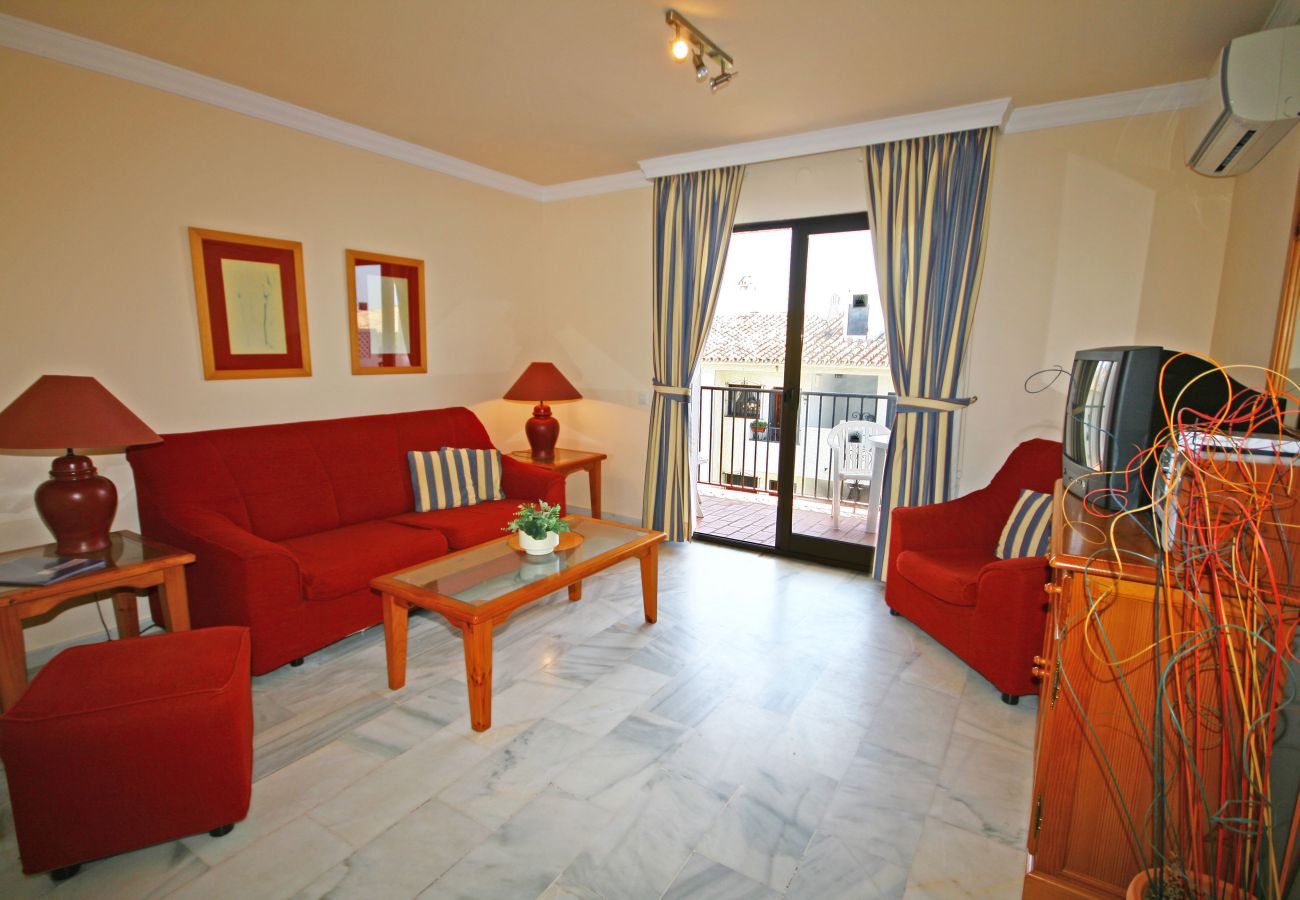 Apartment in Mijas Costa - 2 bedroom apartment in Las Farolas Mijas Costa close to the sea