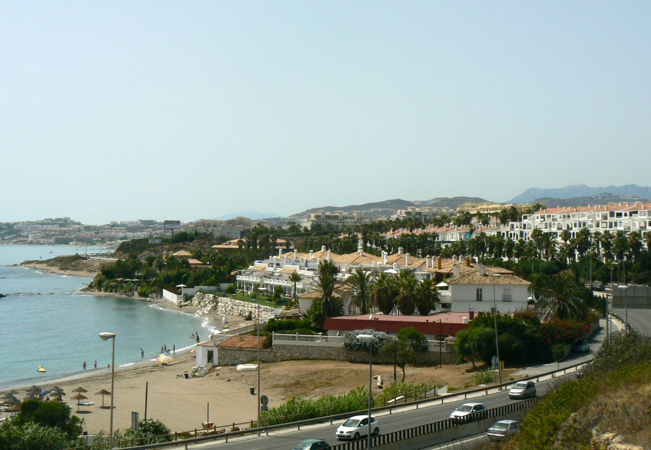 Apartment in Mijas Costa - 2 bedroom apartment in Las Farolas Mijas Costa close to the sea