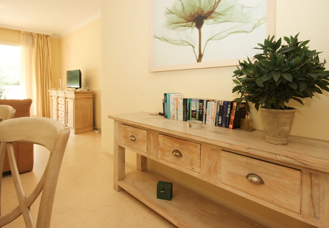 Apartment in Marbella - Two Bedroomed apartment to rent in Elviria Marbella