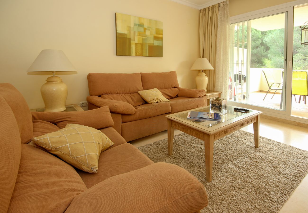 Apartment in Marbella - Two Bedroomed apartment to rent in Elviria Marbella