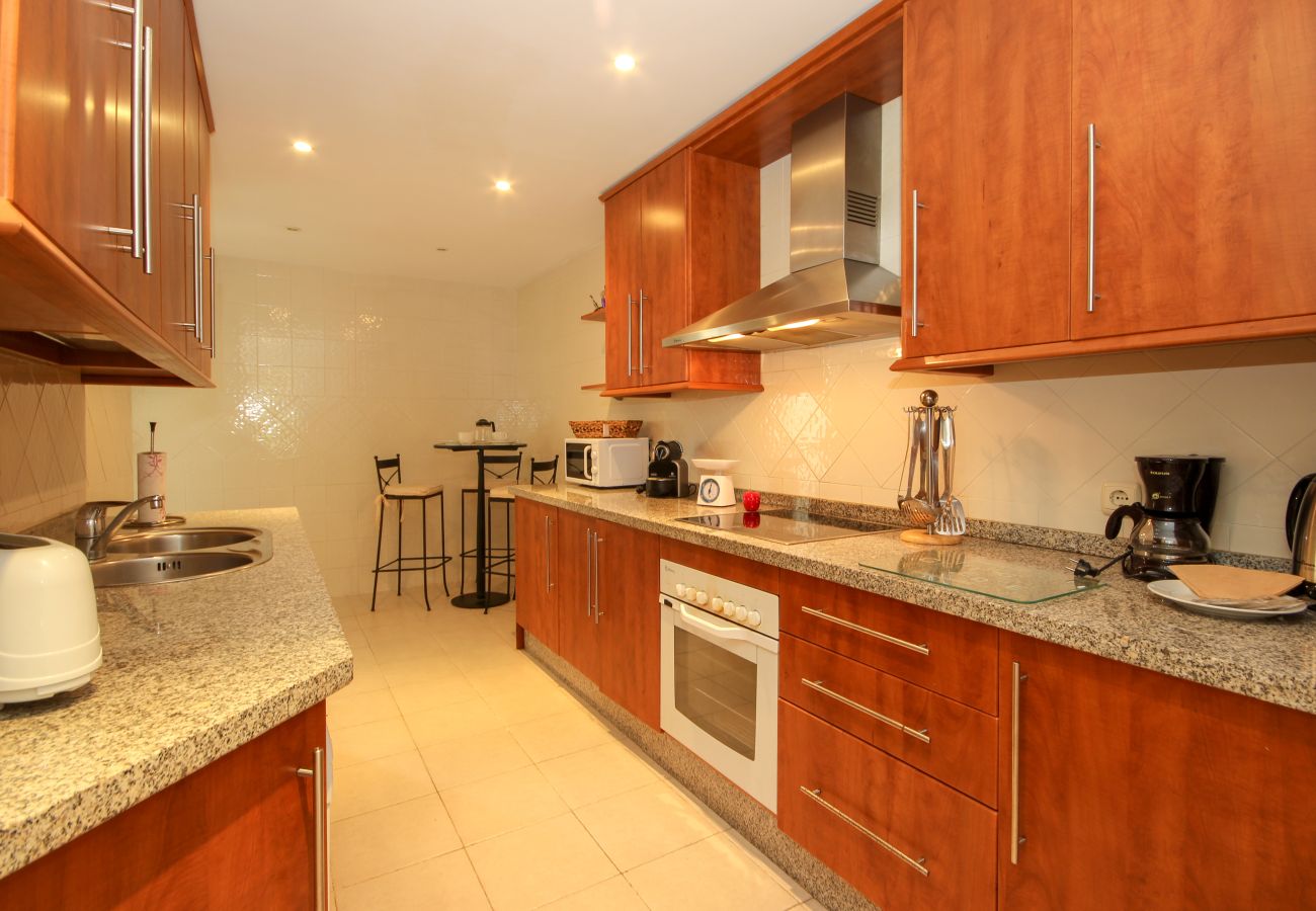 Apartment in Marbella - Two Bedroomed apartment to rent in Elviria Marbella