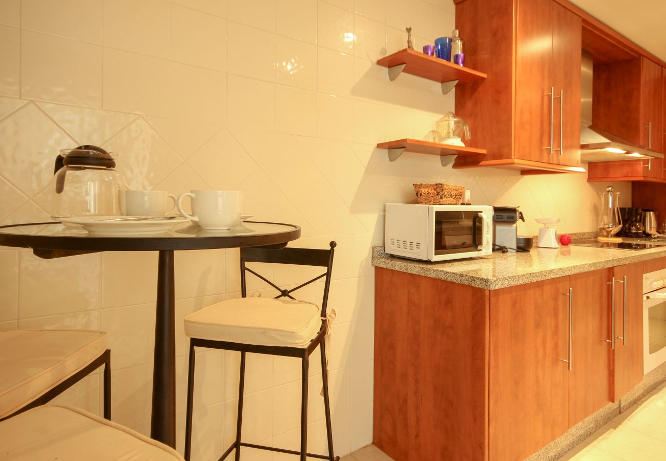 Apartment in Marbella - Two Bedroomed apartment to rent in Elviria Marbella