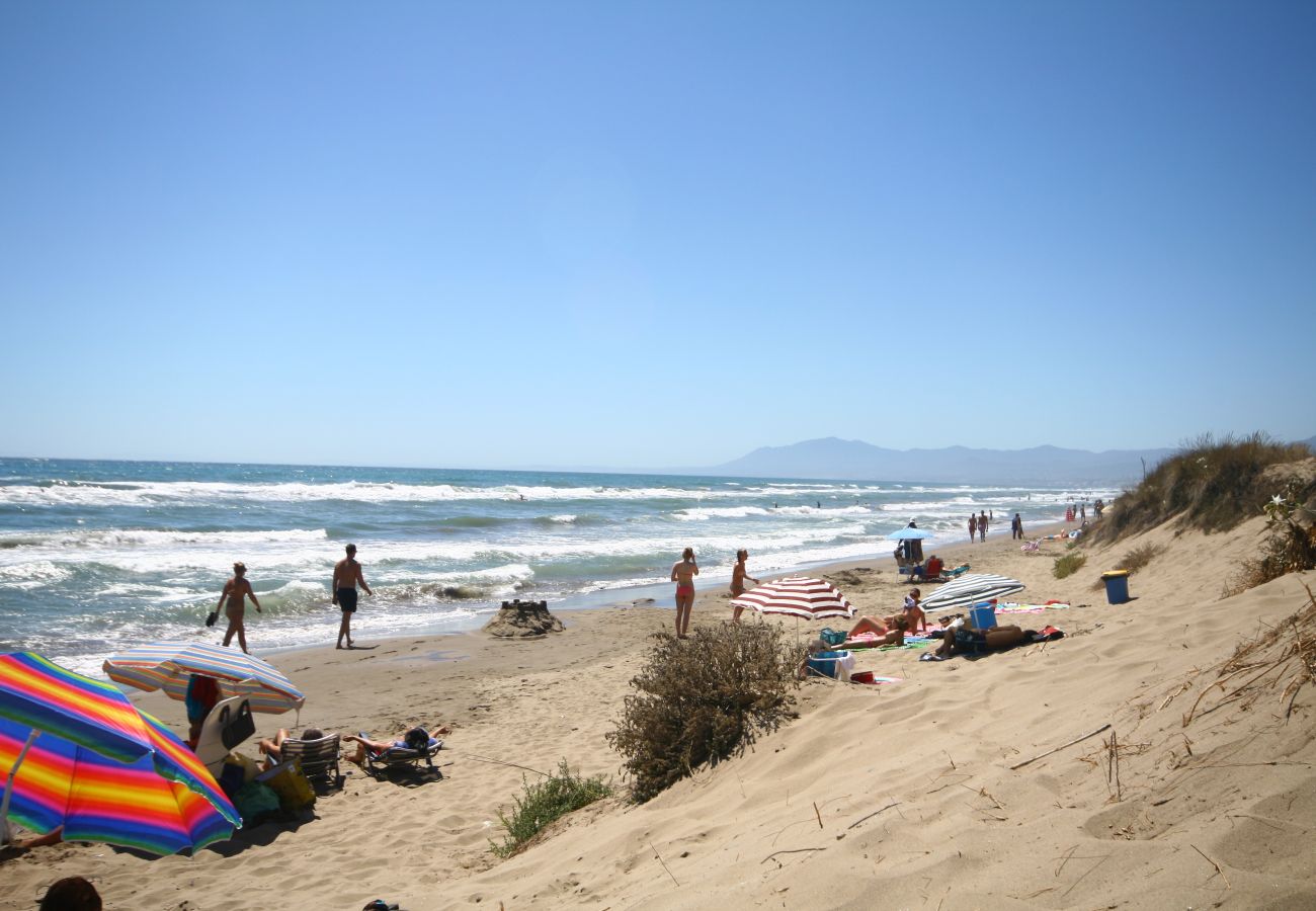 Apartment in Marbella - Two Bedroomed apartment to rent in Elviria Marbella