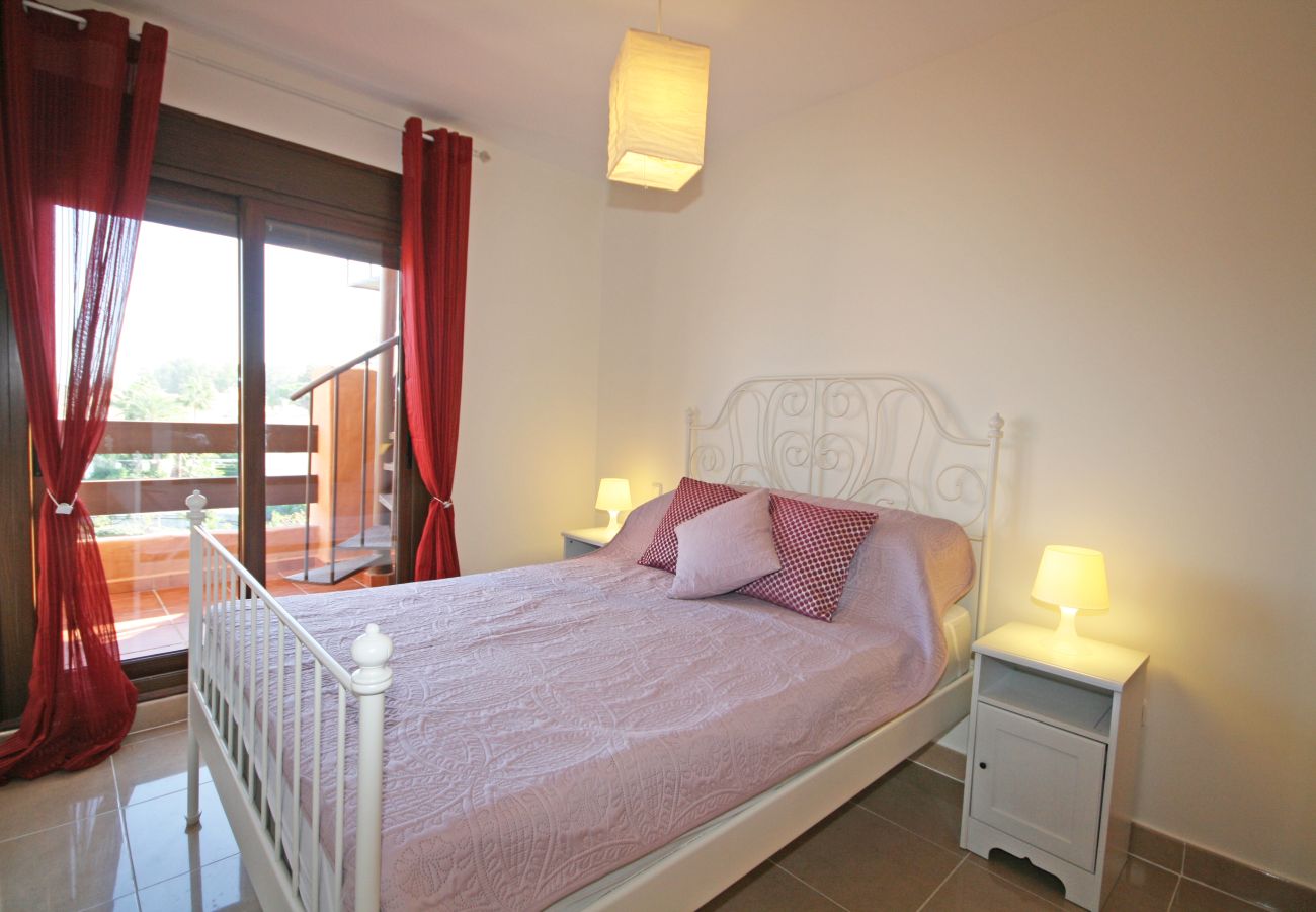 Apartment in Estepona - 2 Bed Beachfront Penthouse Apartment with private roof terrace and sea views, Playa del Angel