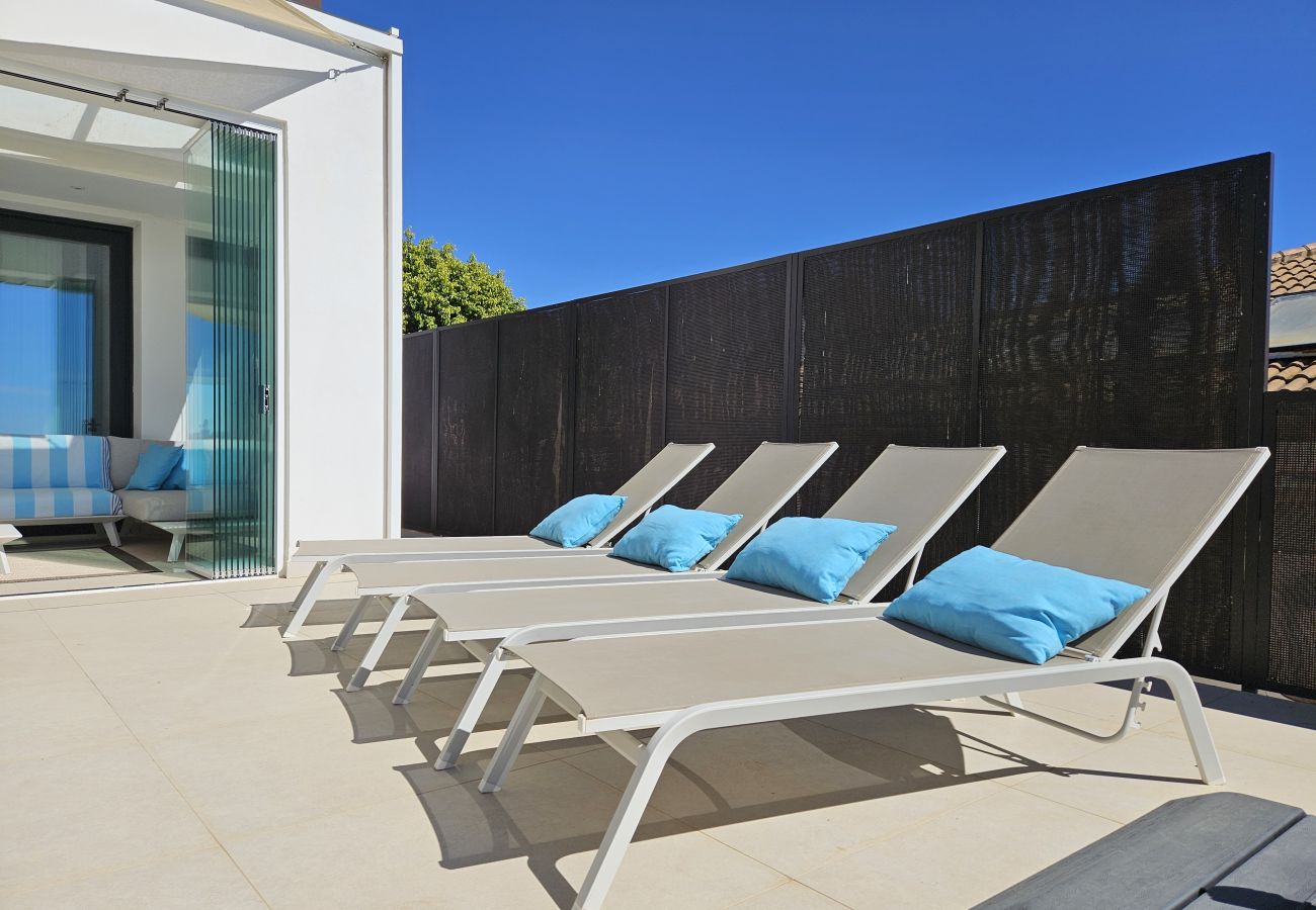 Villa in Estepona - Luxury 4 Bedroom Villa in Valle Romano, Estepona with private infinity pool and magnificent views