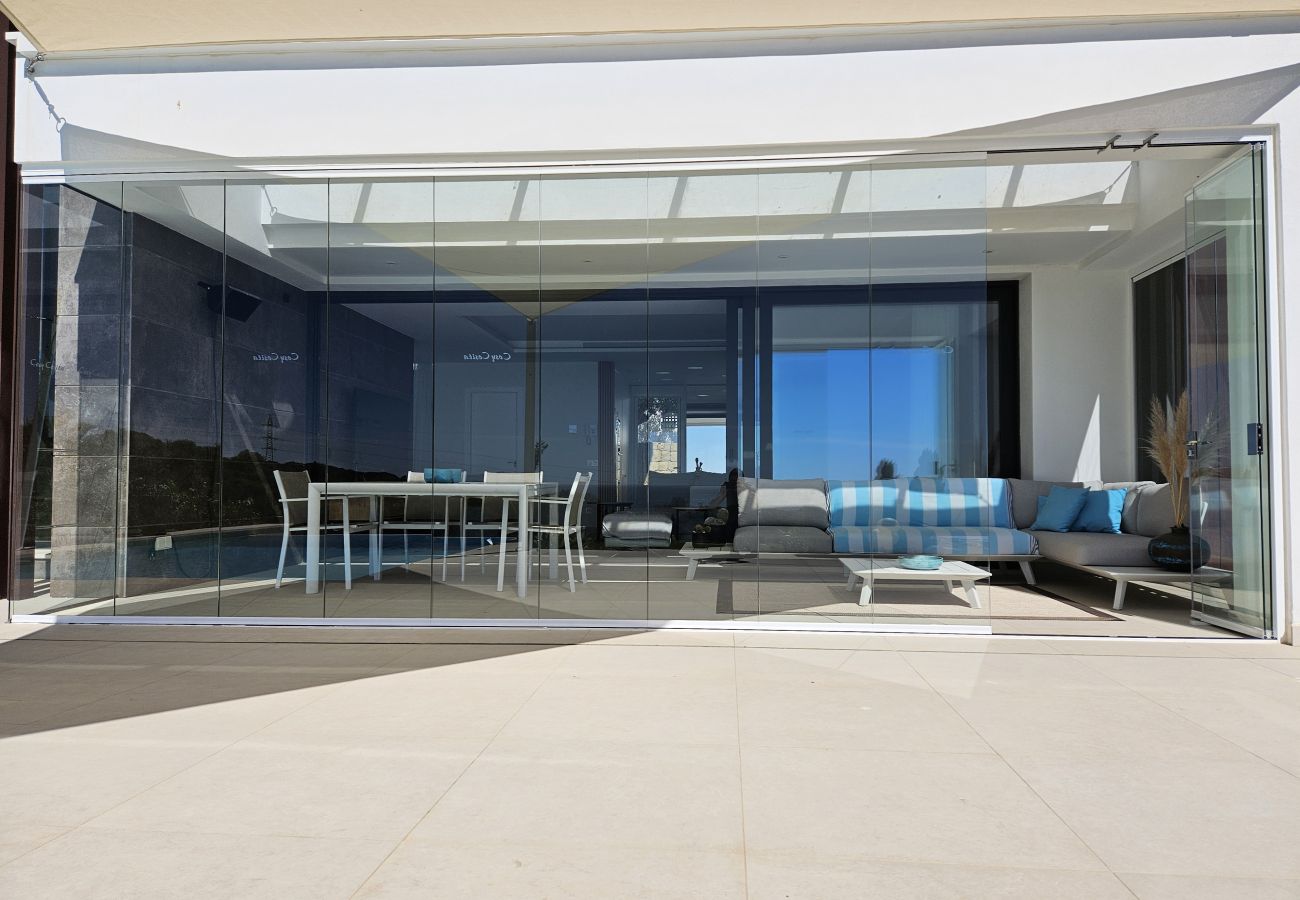 Villa in Estepona - Luxury 4 Bedroom Villa in Valle Romano, Estepona with private infinity pool and magnificent views