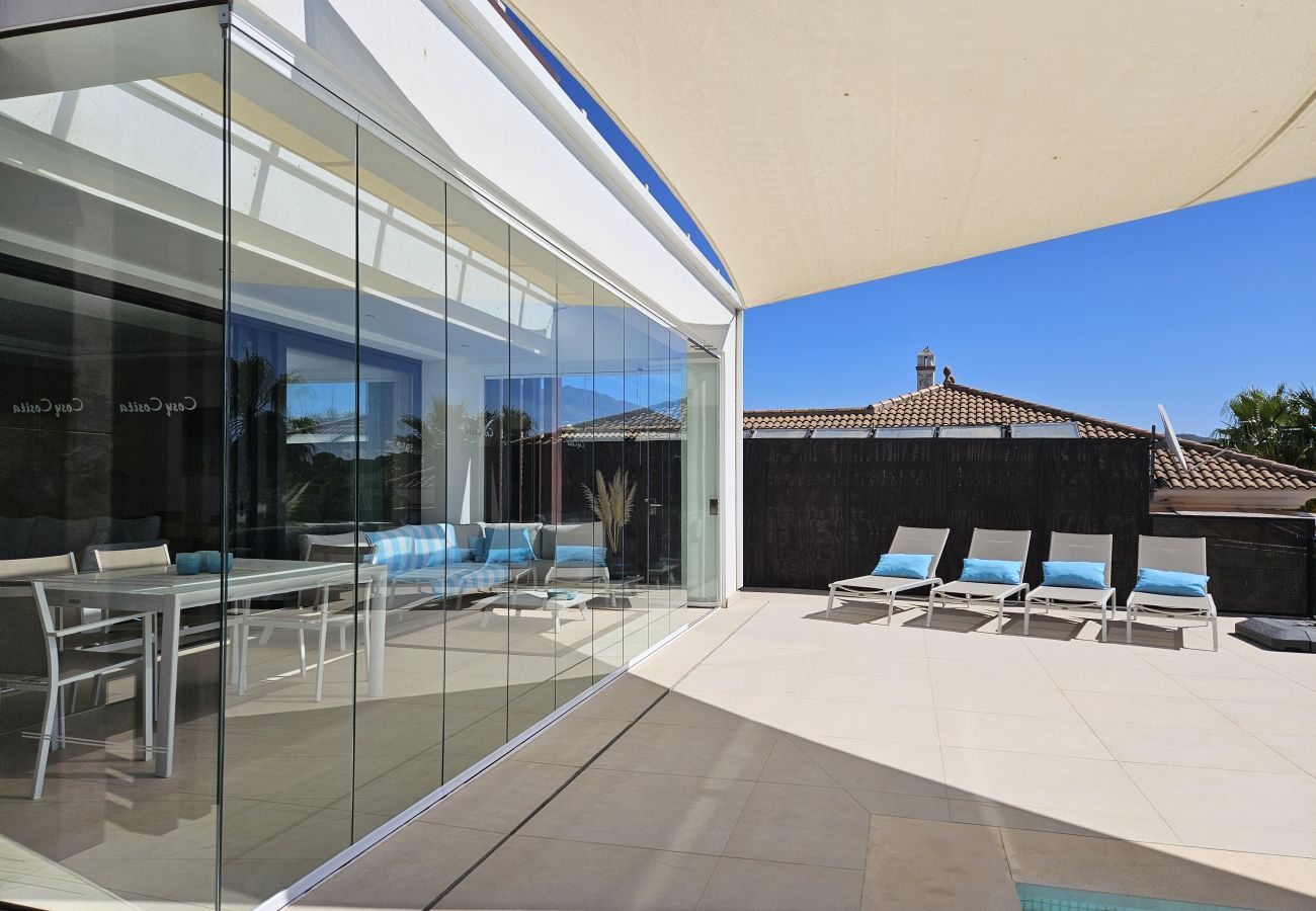 Villa in Estepona - Luxury 4 Bedroom Villa in Valle Romano, Estepona with private infinity pool and magnificent views