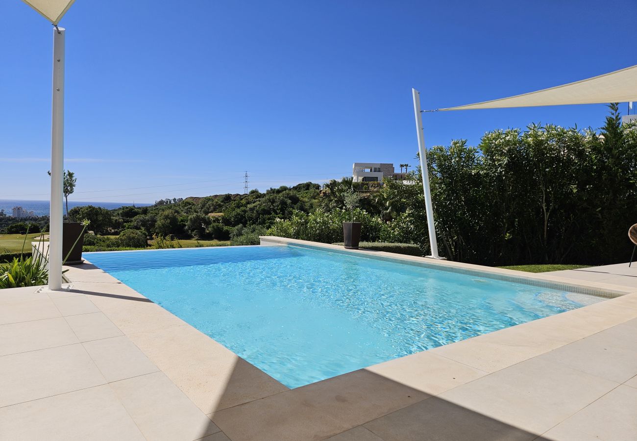Villa in Estepona - Luxury 4 Bedroom Villa in Valle Romano, Estepona with private infinity pool and magnificent views