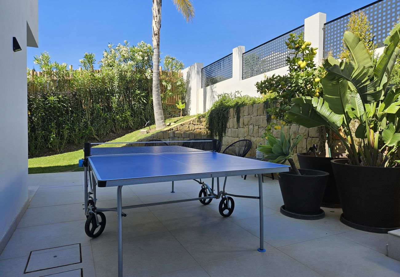 Villa in Estepona - Luxury 4 Bedroom Villa in Valle Romano, Estepona with private infinity pool and magnificent views