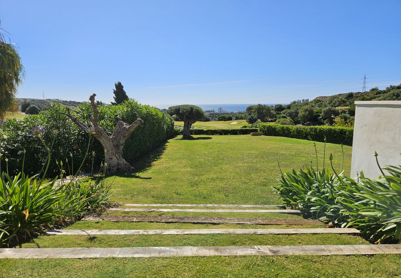 Villa in Estepona - Luxury 4 Bedroom Villa in Valle Romano, Estepona with private infinity pool and magnificent views