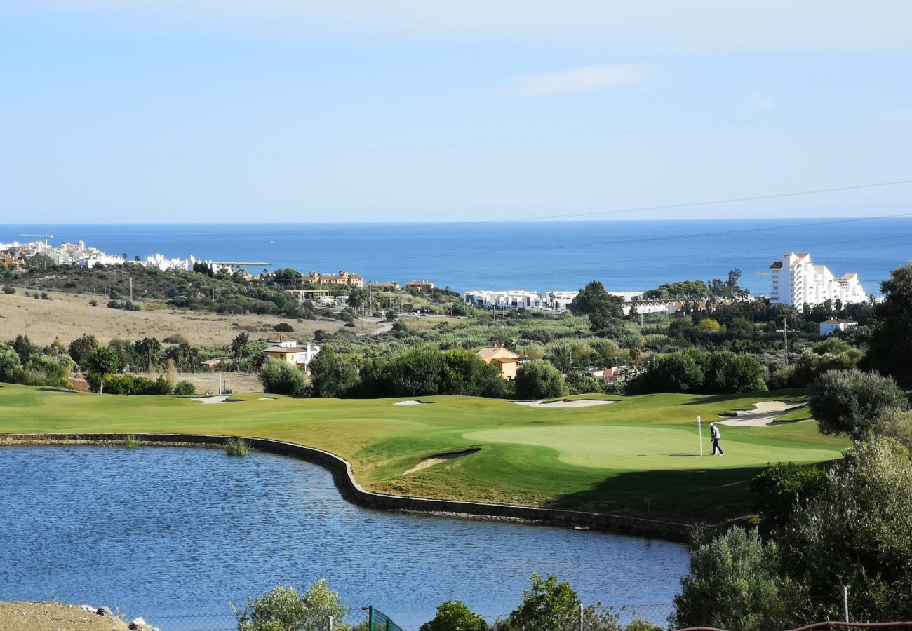 Villa in Estepona - Luxury 4 Bedroom Villa in Valle Romano, Estepona with private infinity pool and magnificent views