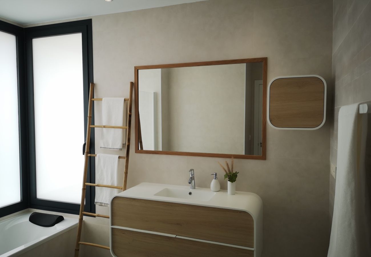 Villa in Estepona - Luxury 4 Bedroom Villa in Valle Romano, Estepona with private infinity pool and magnificent views